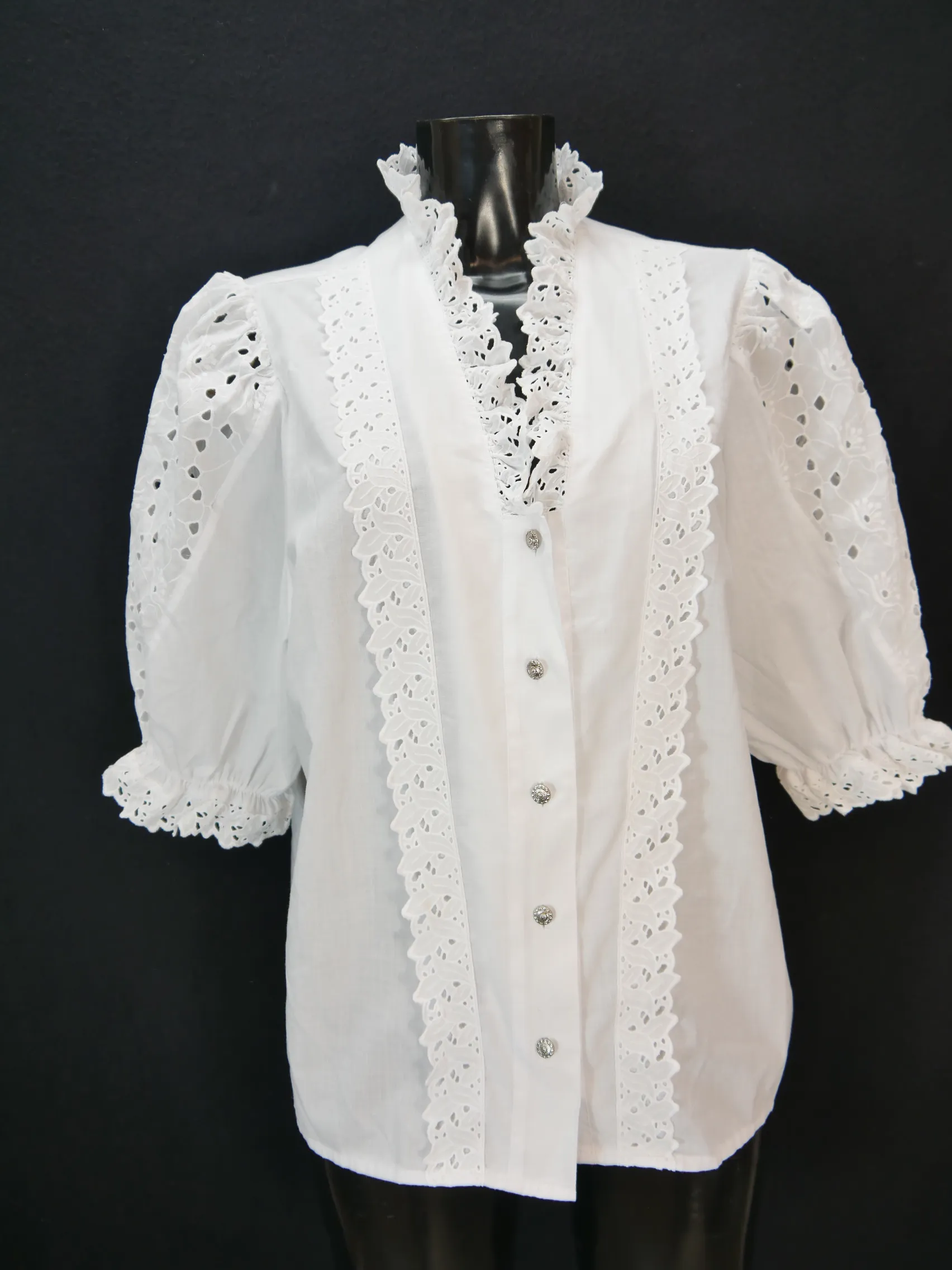 Gr.46 Trachtenbluse weiß Bluse Baumwollmischung mit Spitze Stickerei TB8625