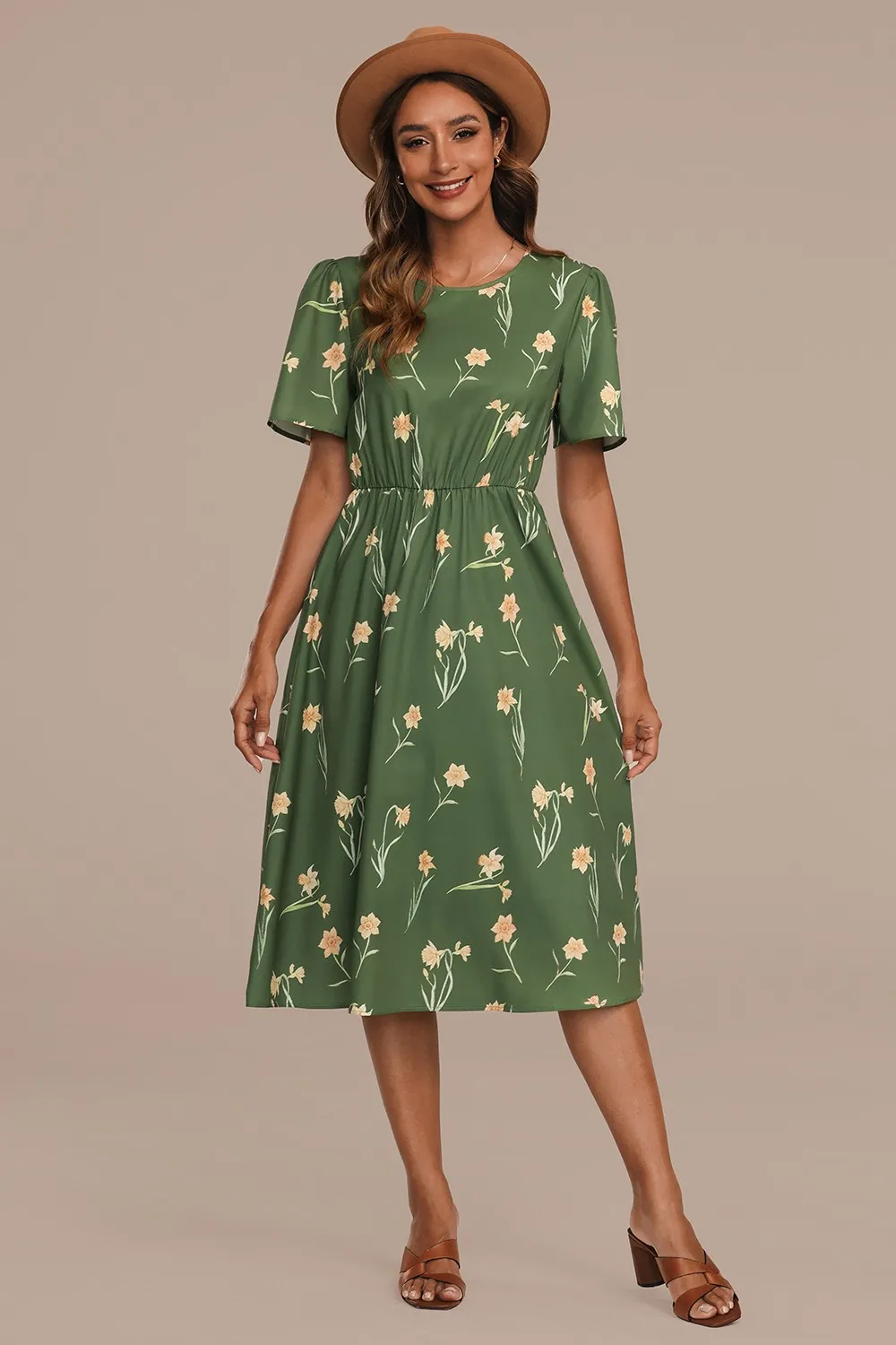 Grünes, halbärmliges Midikleid aus Netzstoff mit Blumenstickerei und V-Ausschnitt