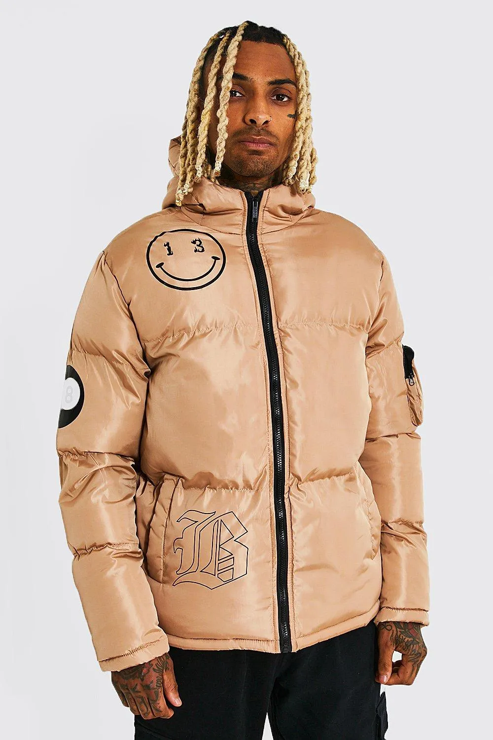 Steppjacke mit Kapuze und Grafitti-Print