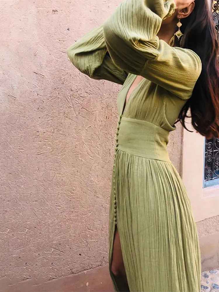 Weißes drapiertes maxikleid