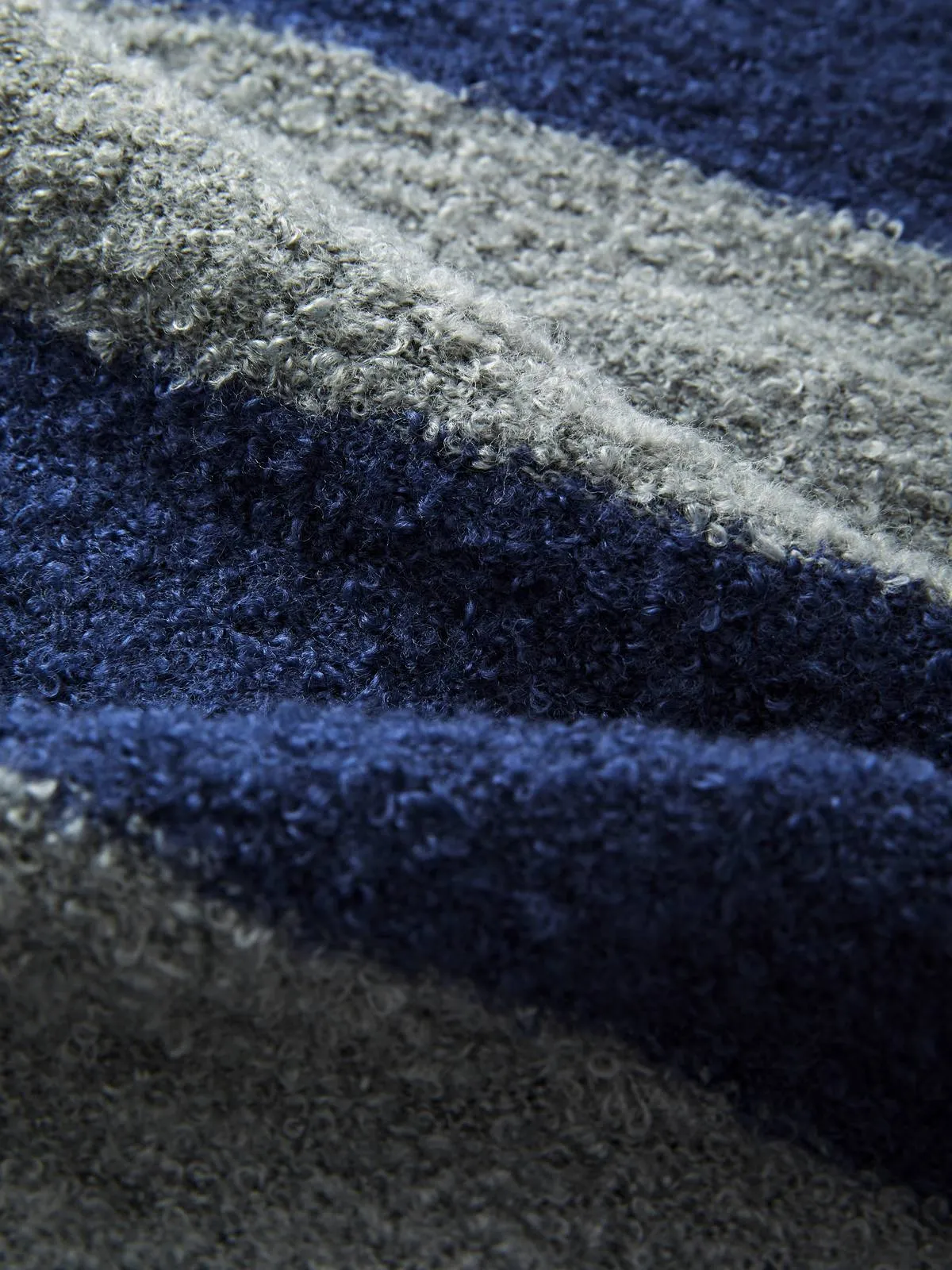 Übergroßer Pullover mit Streifen